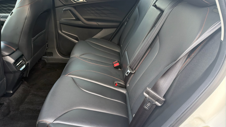 MG HS 1.5 T-GDI Trophy 5dr DCT Petrol Hatchback